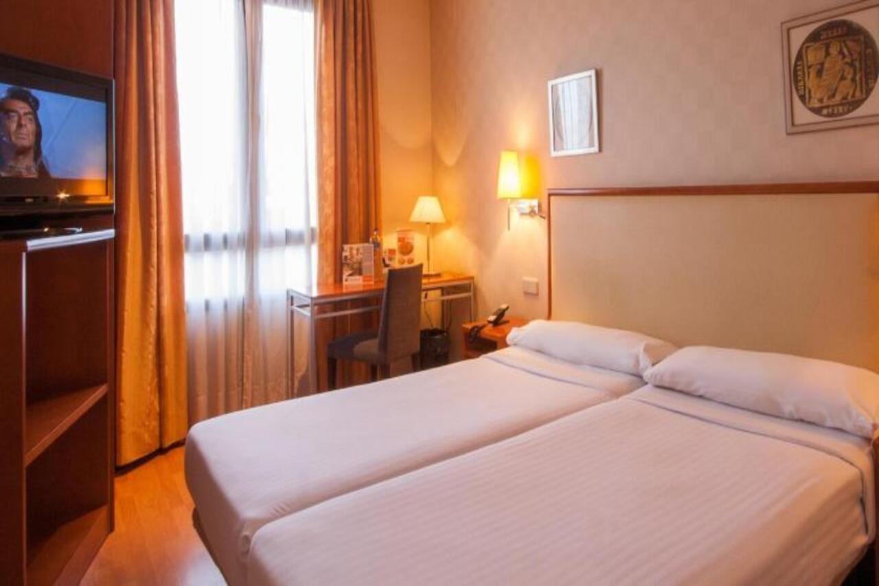 Th Boadilla Hotel Boadilla del Monte Luaran gambar