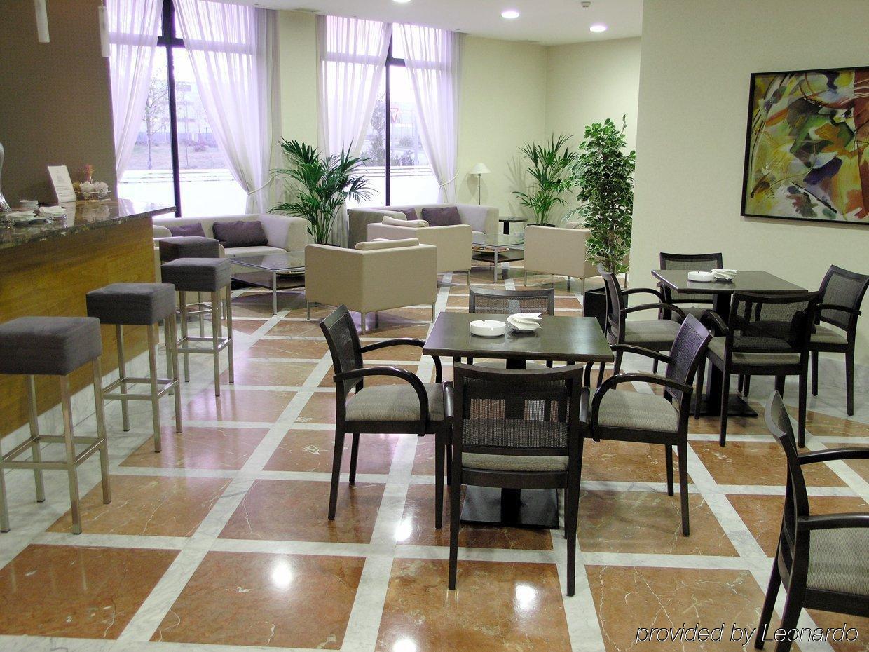 Th Boadilla Hotel Boadilla del Monte Restoran gambar